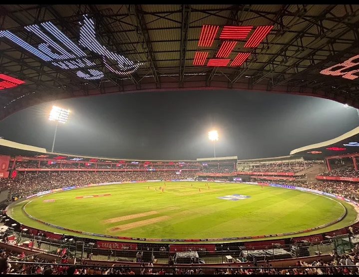 M.Chinnaswamy Stadium - M.Chinnaswamy Stadium Mahatma Gandhi Rd, near Cubbon Road, Shivaji Nagar, Bengaluru, Karnataka 560001, India