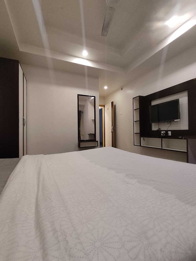 PINE HILLS Guest House - PINE HILLS Guest House 2nd floor, Georgina plaza, Laitumkhrah Main Rd, Nongkynrih, Laitumkhrah, Shillong, Meghalaya 793003, India