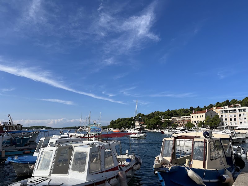 Blue Hvar Boat - private speedboat tours - Blue Hvar Boat - private speedboat tours Trg Sv. Stjepana 6, 21450, Hvar, Croatia