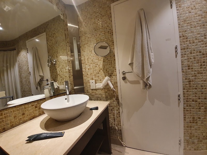 The Golkonda Hotel - The Golkonda Hotel, 10-1-124, Mehdipatnam - Banjara Hills Rd, Ambedkar Nagar, Masab Tank, Hyderabad, Telangana 500004, India