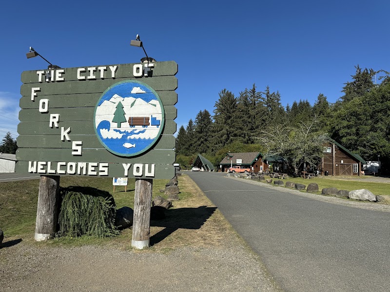 Bella's Truck - Bella's Truck, 1421 S Forks Ave, Forks, WA 98331, USA