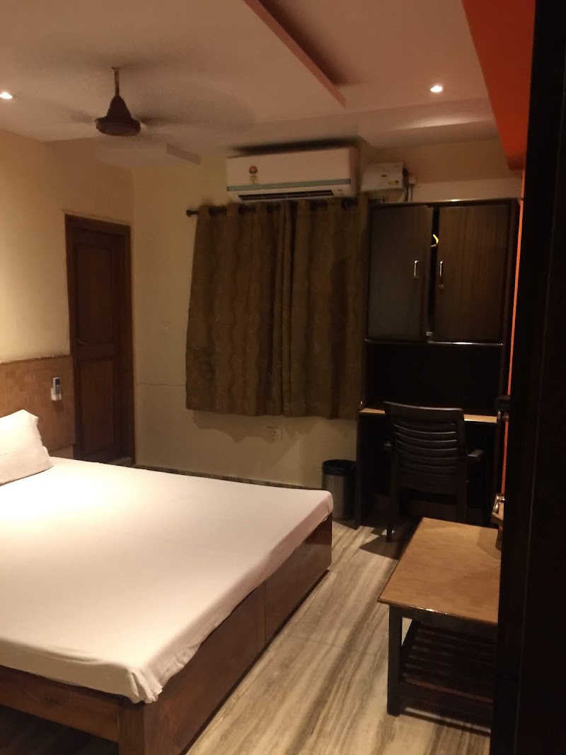 Srinivasa Residency - Srinivasa Residency P8G5+4CM, Telugu Talli Flyover, Near Aslimetta, Jagadamba Junction, Visakhapatnam, Andhra Pradesh 530016, India