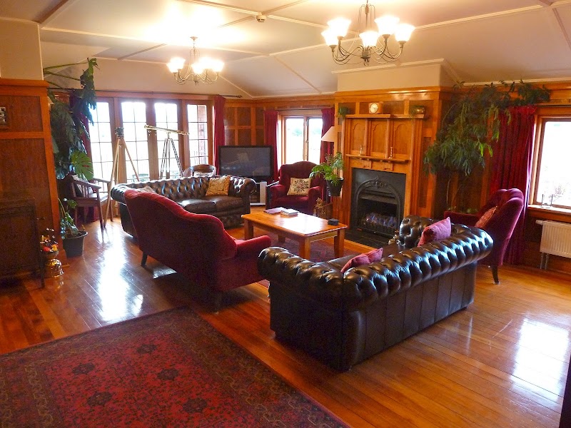 Te Anau Lodge - Te Anau Lodge, 52 Howden Street, Te Anau 9681, New Zealand