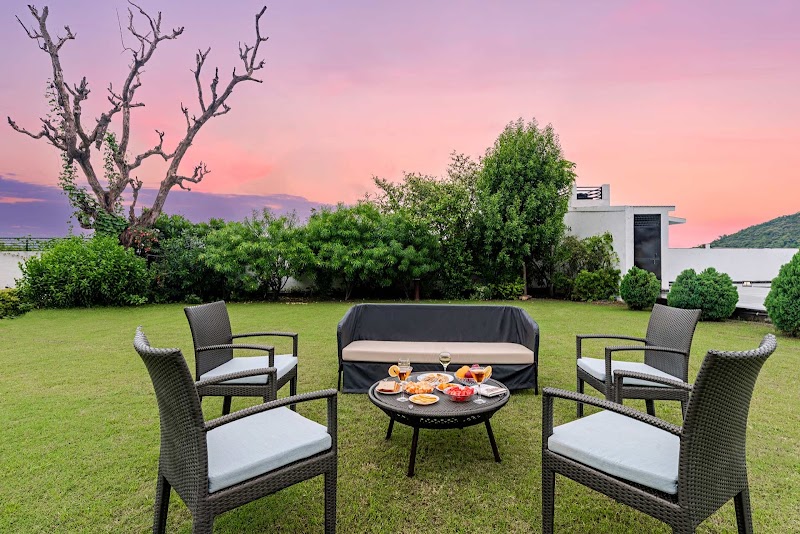 StayVista at Aravali Villa | Premium Villa with Swimming Pool in Udaipur - StayVista at Aravali Villa | Premium Villa with Swimming Pool in Udaipur JMJ7+HP7, Tiger Hills, Badgaon, Lai Ka Gurha, Udaipur, Rajasthan 313011, India
