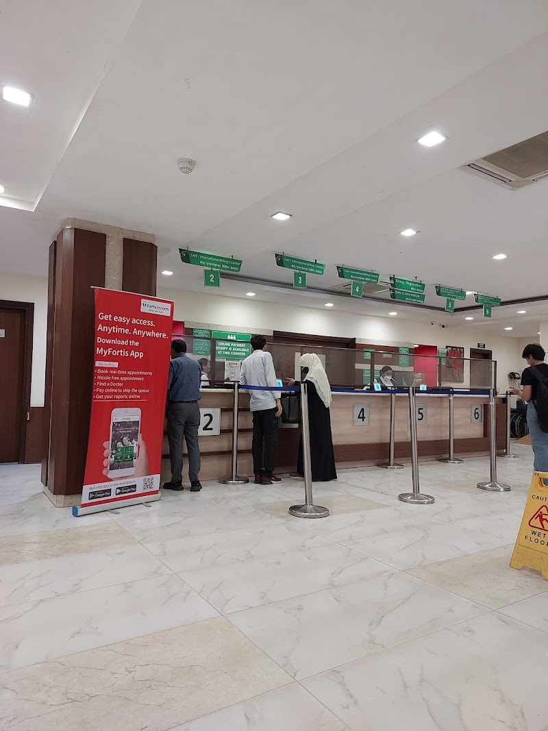 Fortis Escorts Heart Institute - Heart Hospital Okhla - Fortis Escorts Heart Institute - Heart Hospital Okhla Metro Station, Okhla Rd, opposite Sukhdev Vihar, New Friends Colony, New Delhi, Delhi 110025, India