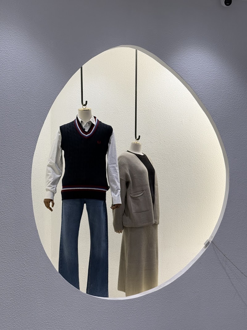Stylish Icon - Stylish Icon 1st floor, above KYMA &, next to Volkswagen showroom, Sector 62, Gurugram, Haryana 122098, India