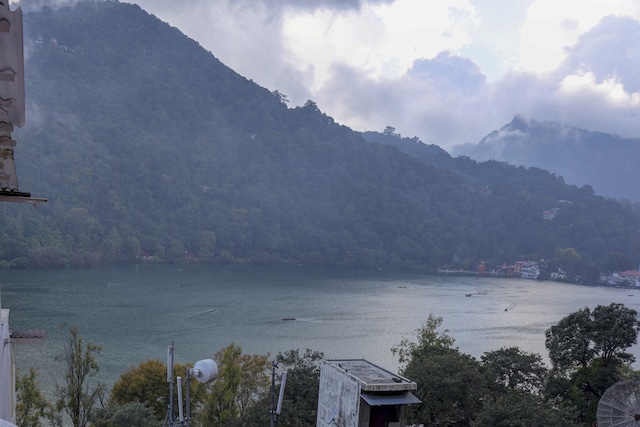Hotel O by OYO Shree Home Mall Road - Hotel O by OYO Shree Home Mall Road, Mall Rd, Mallital, Nainital, Uttarakhand 263001, India