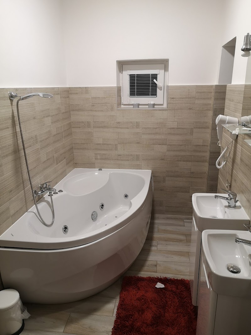 Apartmány Děčín - Apartmány Děčín, Labské nábř. 320/13, 405 02 Děčín-Děčín 2, Czechia