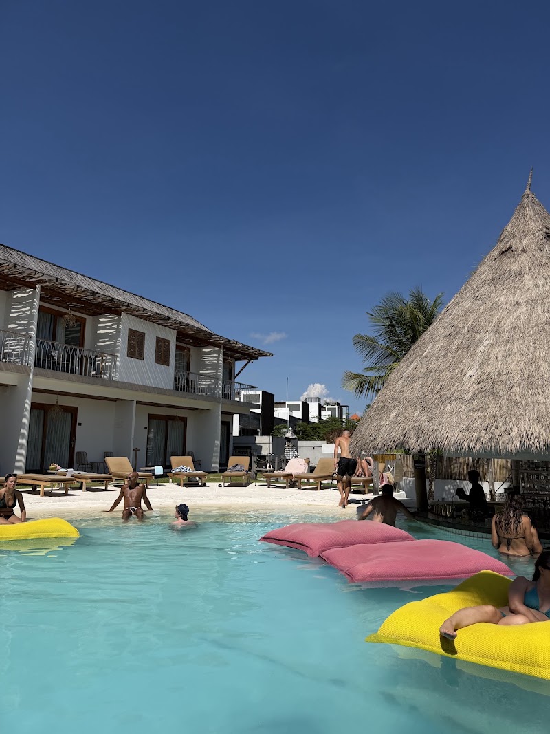 Alternative Beach - Alternative Beach Jl. Pantai Batu Bolong No.78, Canggu, Kec. Kuta Utara, Kabupaten Badung, Bali 80361, Indonesia