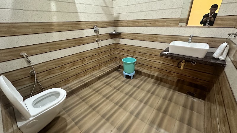 Rang Mahal Resort Hotel, Restaurant & Banquet - Rang Mahal Resort Hotel, Restaurant & Banquet, Janjgir Rd, near Osho Madhuban, Lachhanpur Chowk, Champa, Lachhanpur, Chhattisgarh 495669, India