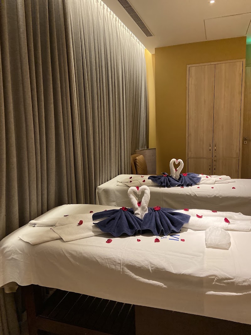 Meghavi Wellness Spa | Holiday Inn Bengaluru Racecourse by IHG - Meghavi Wellness Spa | Holiday Inn Bengaluru Racecourse by IHG, Meghavi Spa, Ward No. 94 1st Floor, Holiday inn hotel, Seshadri Rd, Gandhi Nagar, Bengaluru, Karnataka 560009, India