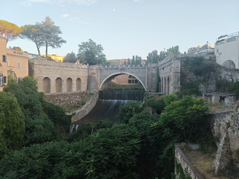 Gregorian Bridge - Gregorian Bridge, Via Ponte Gregoriano, 00019 Tivoli RM, Italy