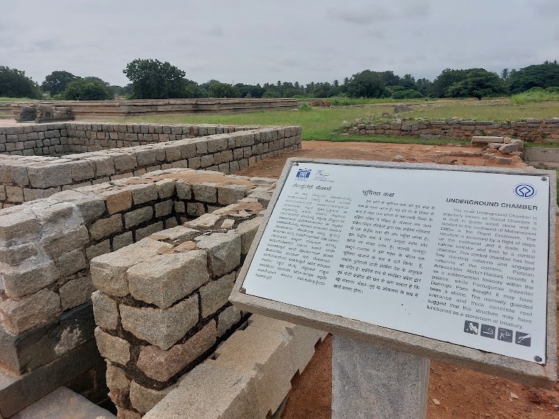 Underground Secret Chamber - Underground Secret Chamber, 8F89+8RW, Hampi, Kamalapura, Karnataka 583221, India