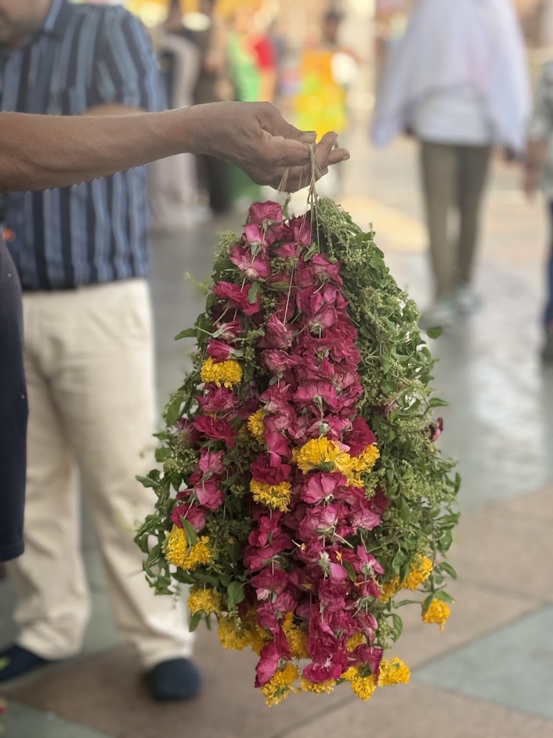 Dwarkadhish Market - Dwarkadhish Market, 6XQ9+776, Dwarkadhish Temple Rd, Dwarka, Gujarat 361335, India