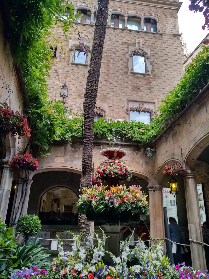 Casa de l'Ardiaca - Casa de l'Ardiaca Carrer de Santa Llúcia, 1, Ciutat Vella, 08002 Barcelona, Spain