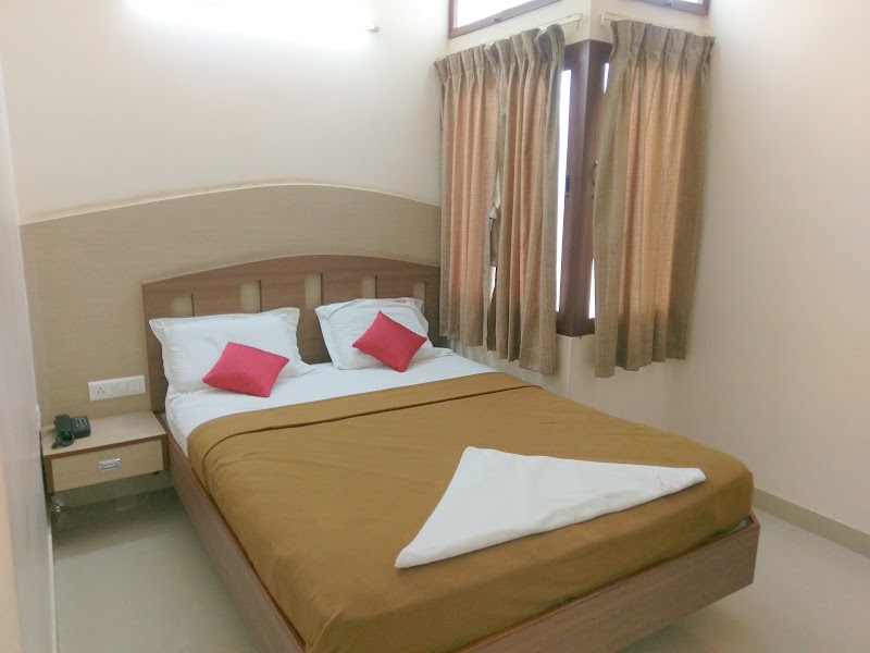 Banyan Tree Comforts - Banyan Tree Comforts, No-283, D17, Lakshmi Vilas Road, next to Patanjali Chikatsalaya, Devaraja Mohalla, Chamrajpura, Mysuru, Karnataka 570004, India