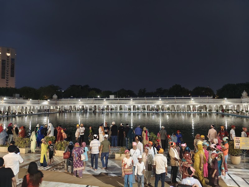 Bangla Sahib Gurudwara - Bangla Sahib Gurudwara 648, Bangla Sahib Ln, Hanuman Road Area, Connaught Place, New Delhi, Delhi 110001, India