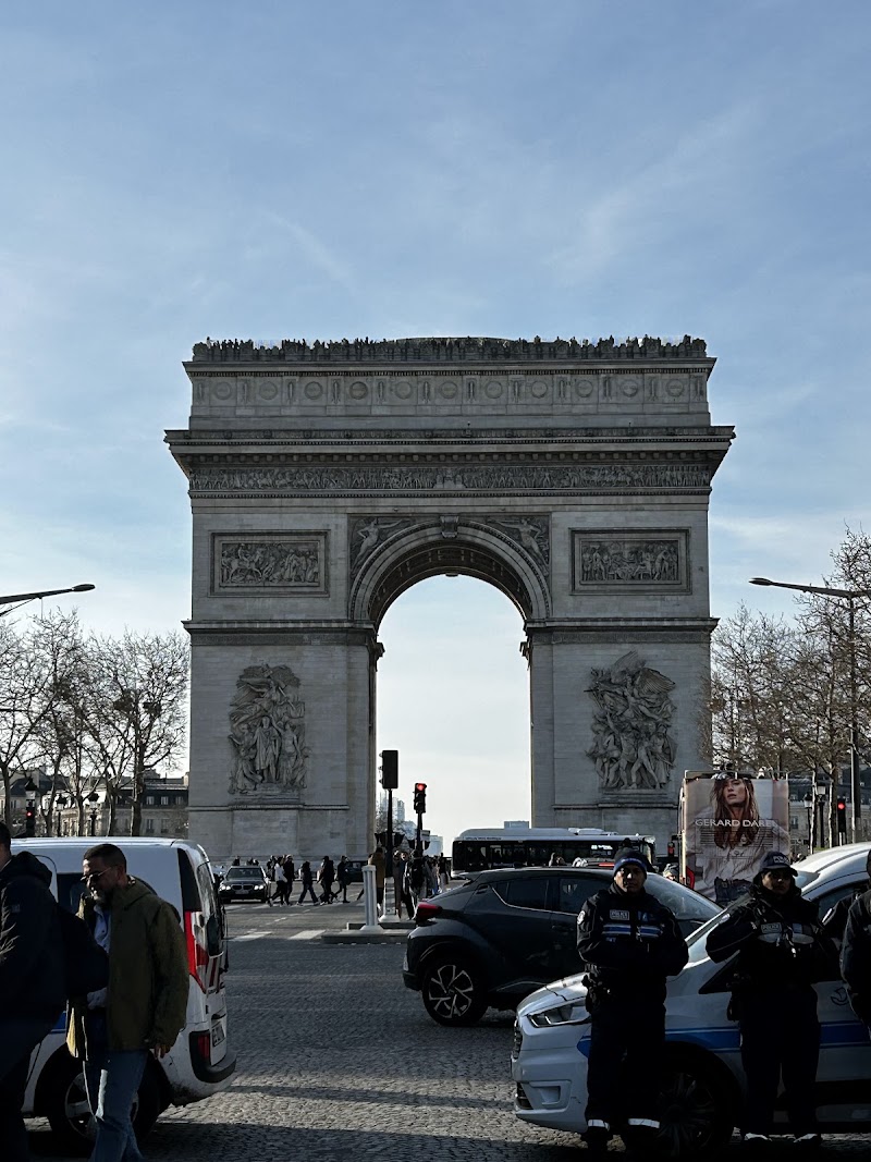 Paseando por Europa - París - Paseando por Europa - París, 130 Av. des Champs-Élysées, 75008 Paris, France