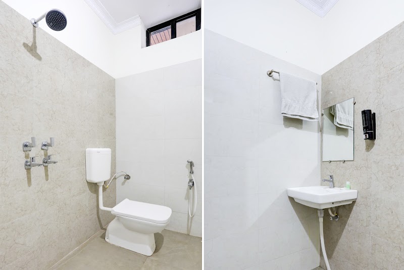 Hotel O The Lux - Hotel O The Lux Landmark- Aman, dhaba and Falaknuma masjid, Plot no.- 17, Street Number 2, Vivekanand Nagar, Kohka Housing Board, Kohka, Bhilai, Chhattisgarh 490023, India