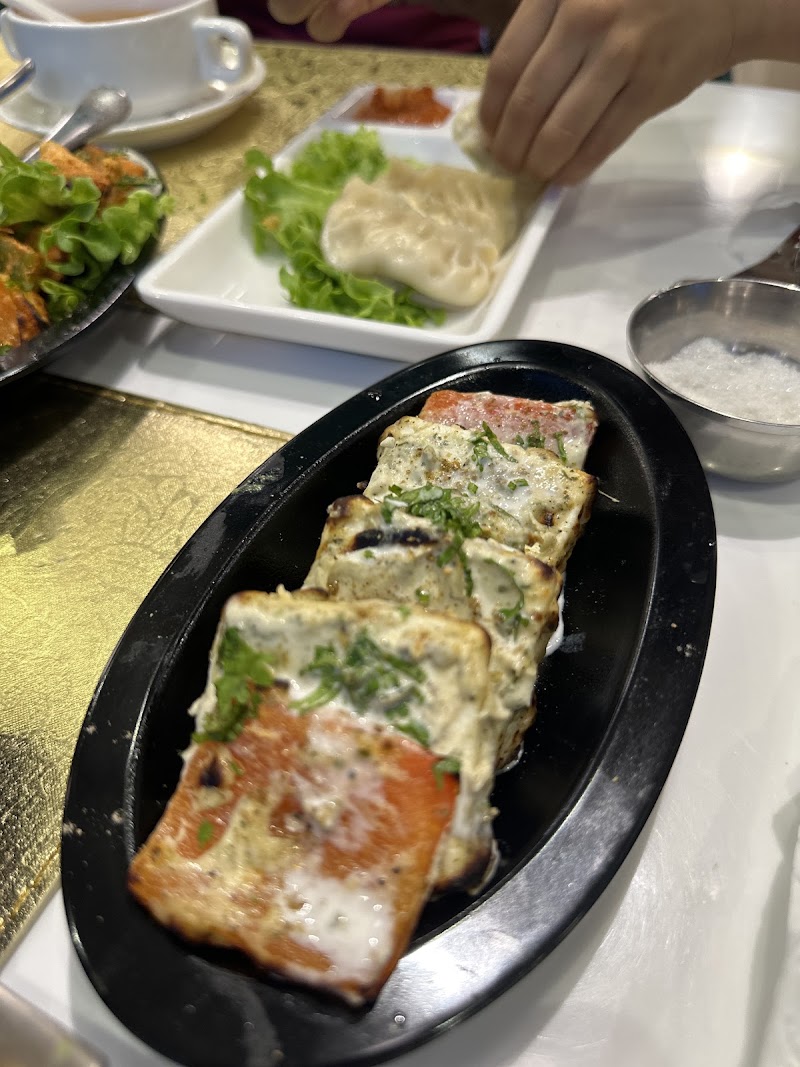 Maharaja Lounge - 100% Pure Veg Authentic Indian Restaurant - Maharaja Lounge - 100% Pure Veg Authentic Indian Restaurant S117A , S118 J - Block Karama Shoping Complex - الكرامة - دبي - United Arab Emirates