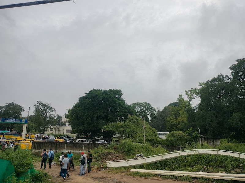 Sabarmati Railway Station Platform 1 - Sabarmati Railway Station Platform 1, Sabarmati Jn Railway Station, Ram Nagar, Sabarmati, 3HCP+JWX, Ranip, Ahmedabad, Gujarat 380005, India