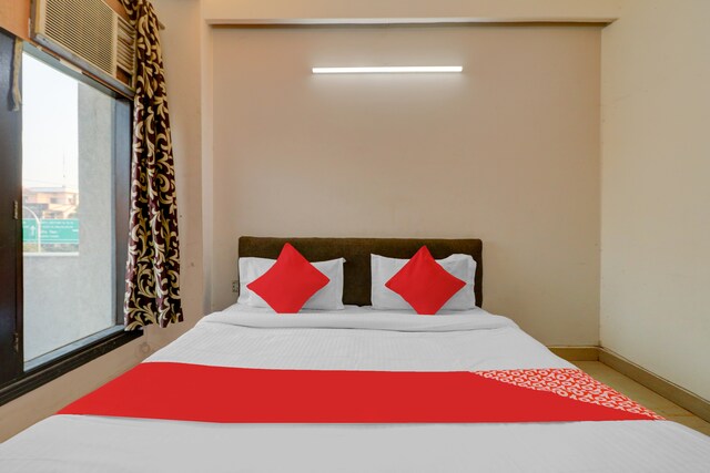 OYO NOD1133 Noida Dreamz - OYO NOD1133 Noida Dreamz J Block, Sector 41, Noida, Uttar Pradesh 201303, India