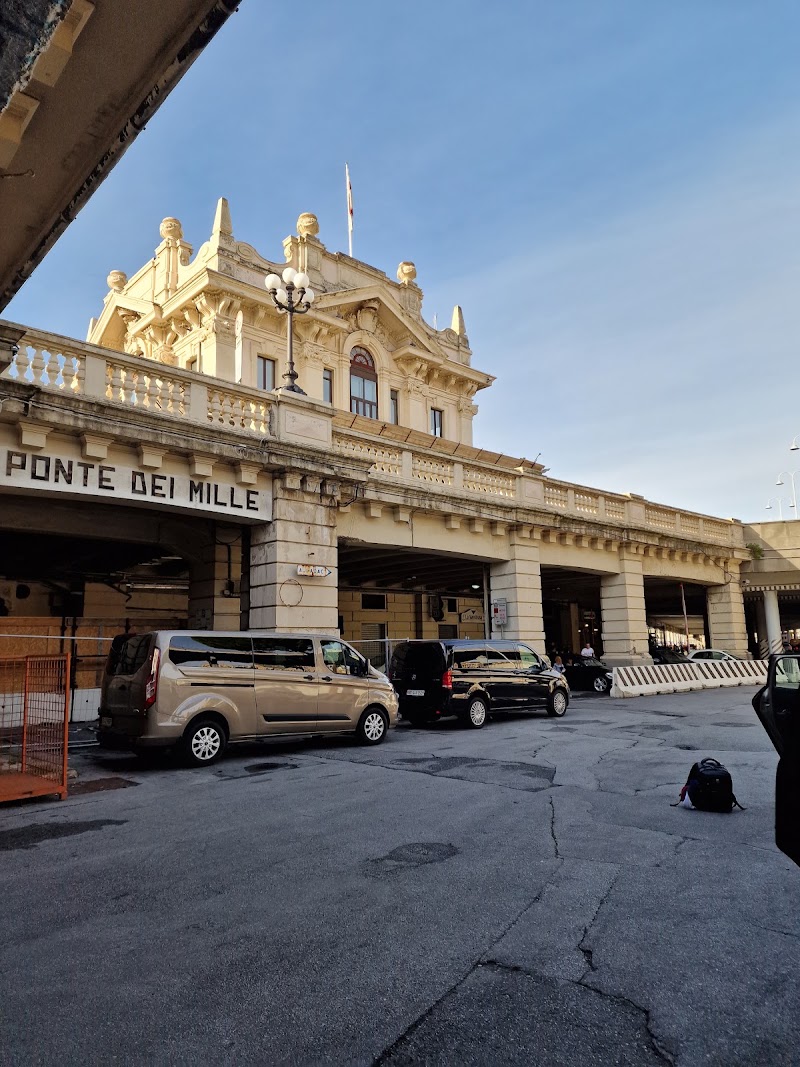 Garage Ponte dei Mille - Garage Ponte dei Mille, Via Raffaele Rubattino, 9, 16126 Genova GE, Italy