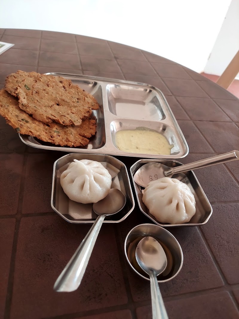 घनवटकर पुजारी यांचे हॉटेल नैवेद्य - घनवटकर पुजारी यांचे हॉटेल नैवेद्य Ganpati pule, apposite Bank, Ratnagiri, Ganpatipule, Maharashtra 415615, India