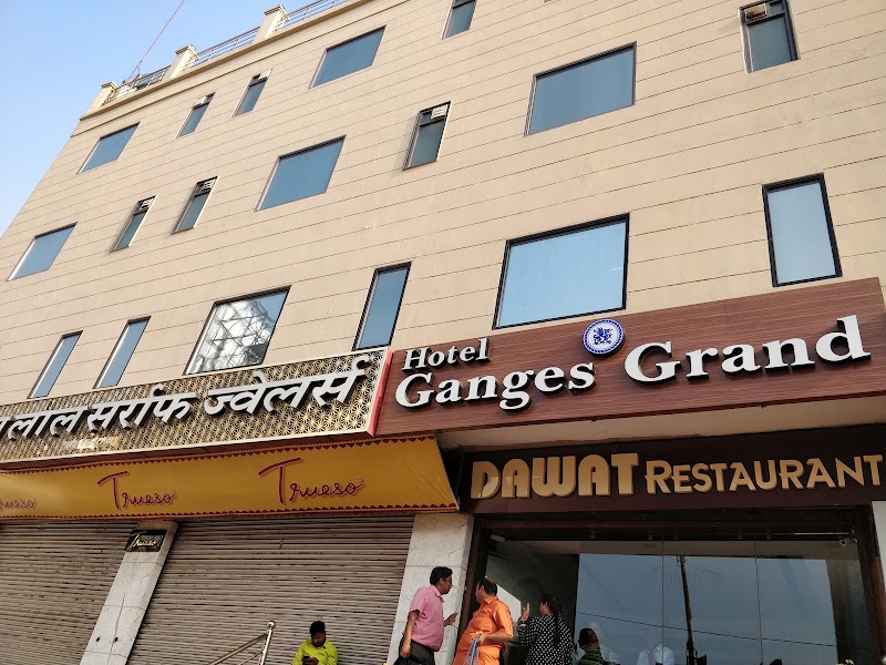 Hotel Ganges Grand - Varanasi - Hotel Ganges Grand - Varanasi Front Of, Marwari Hospital Building, D-37/47, Dashashwamedh Ghat Rd, Crossing, Godowlia, Varanasi, Uttar Pradesh 221001, India