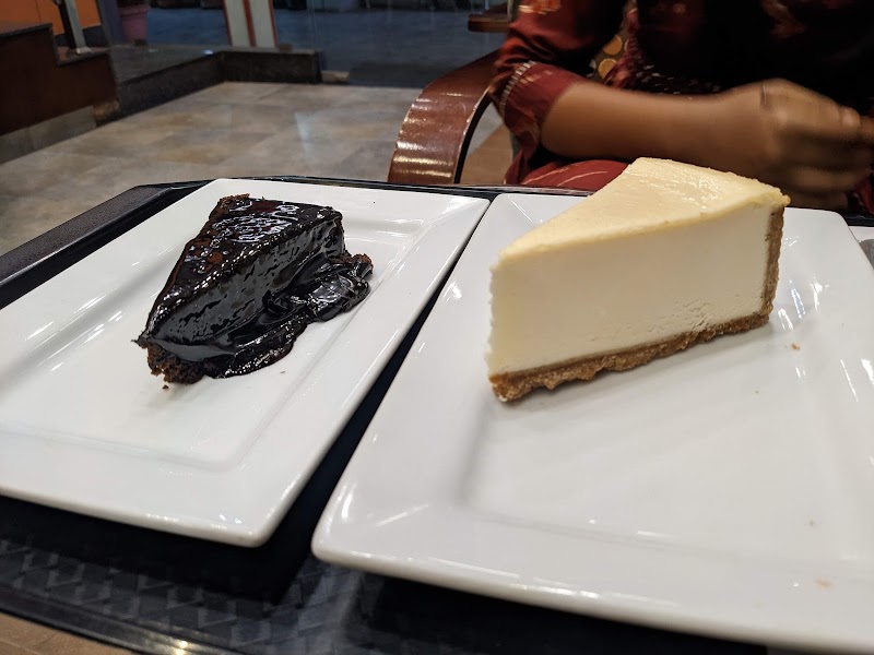 Café Coffee Day - Café Coffee Day SLT Water Front Gaurav Path, Ge Road, Lake, opp. Telibandha, Moulipara, Telibandha, Raipur, Chhattisgarh 492001, India