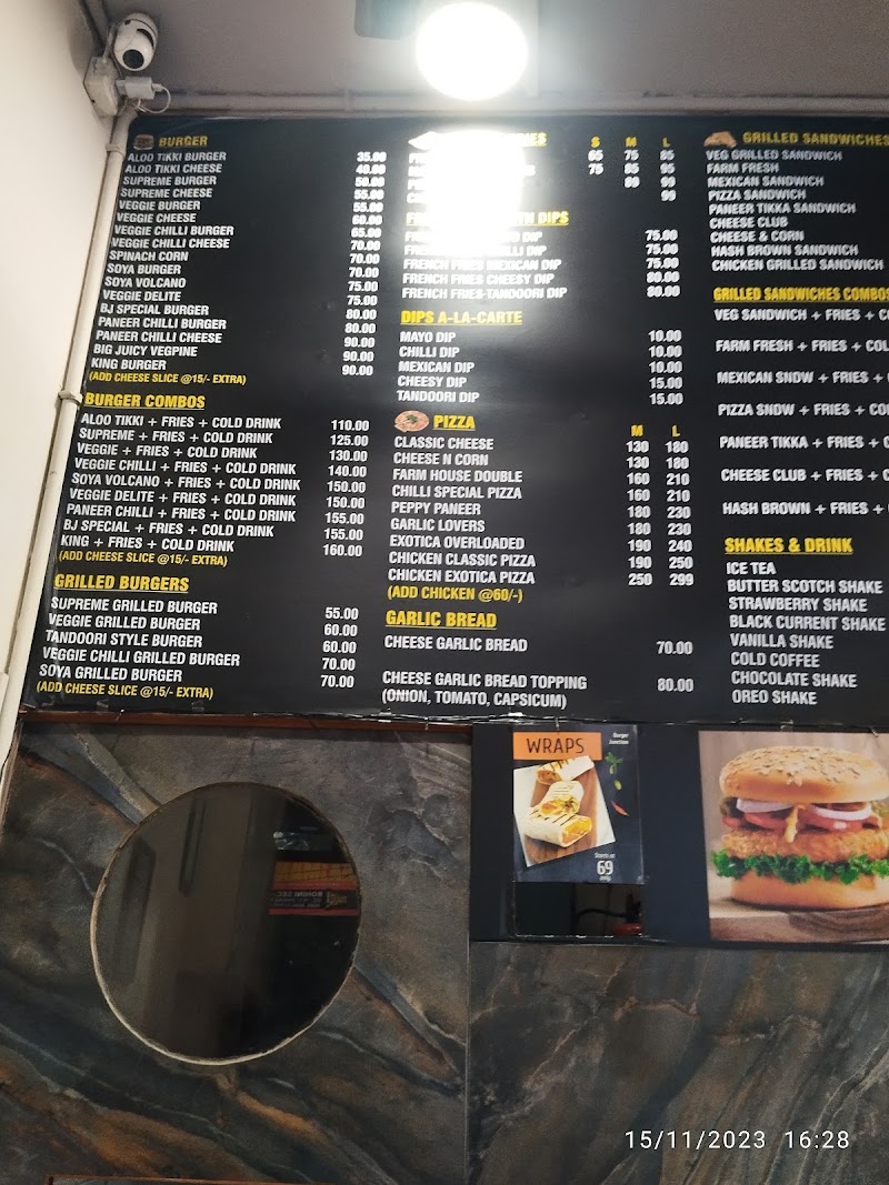 Burger Junction - Burger Junction, F-18/61, Dr NS Hardikar Road, Sector 15, Pocket 16, Sector 15F, Rohini, New Delhi, New Delh, Delhi 110089, India