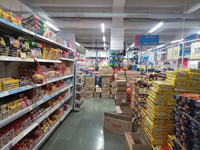 Reliance Smart Bazaar - Reliance Smart Bazaar The Zone, College Rd, Vise Mala, Canada Corner, Nashik, Maharashtra 422005, India