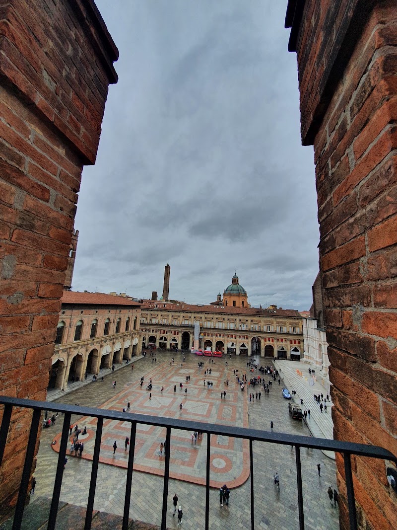 Torre dell'Orologio - Torre dell'Orologio Piazza Maggiore, 6, 40124 Bologna BO, Italy