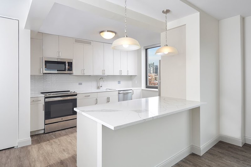 River North Park Apartments - River North Park Apartments, 320 W Illinois St, Chicago, IL 60654, USA