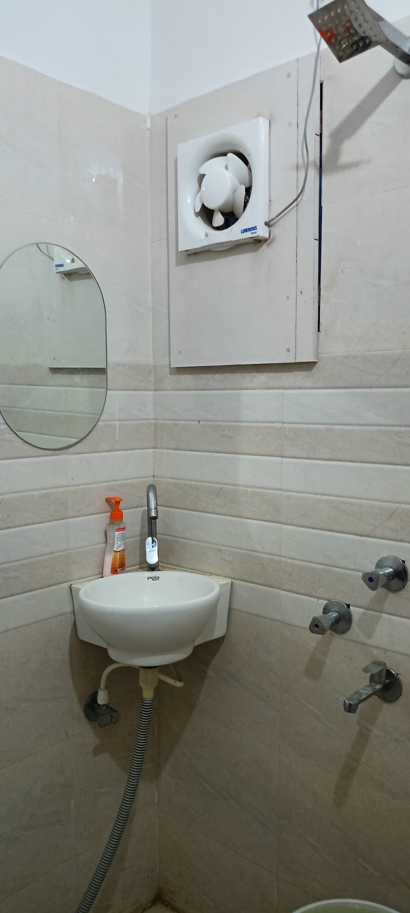 Hotel R Glory - Hotel R Glory Kuntu Pal Market,Vijay Singh Yadav Path, Tribhuvan More, Saguna Khagaul Rd, Mustafapur, Patna, Bihar 801105, India
