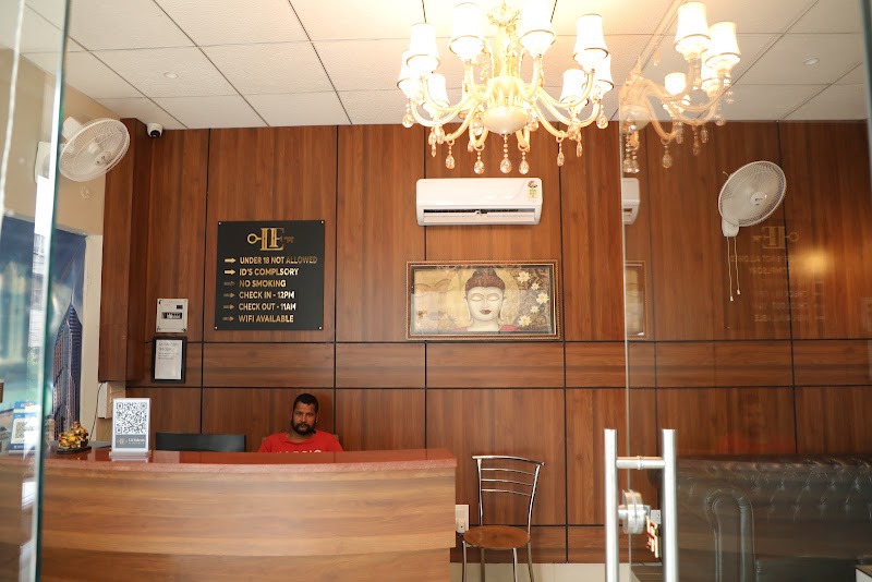 La Falcon Hotel - La Falcon Hotel Police Chowki, 303, Vidhya Niketan Road, near Model Town, Model Town, Rohtak, Haryana 124001, India