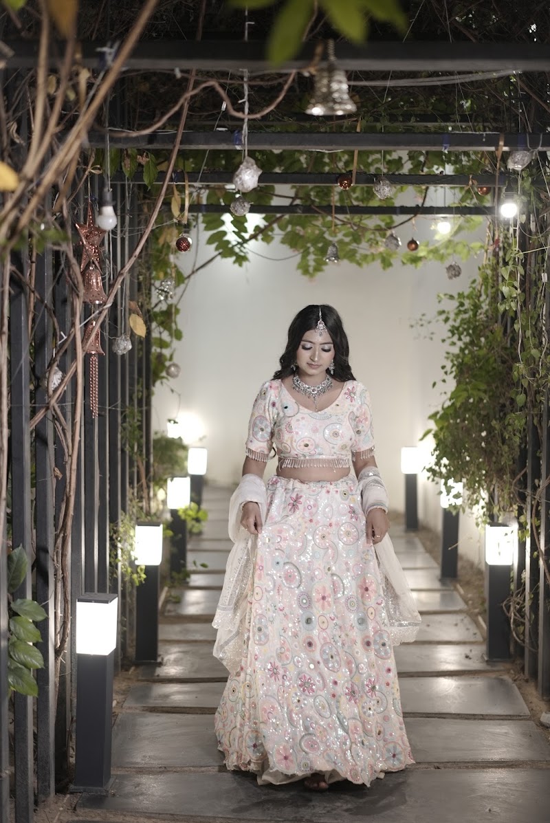 AP GLAMOUR SALOON - AP GLAMOUR SALOON, Tikrapara Main Rd, near sant Shri jalaram mandir, Tikrapara, Bilaspur, Chhattisgarh 495004, India