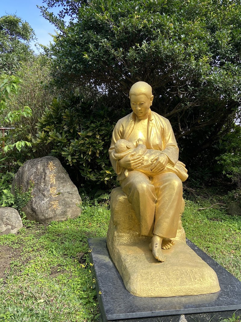 碧山巖觀景台 - 碧山巖觀景台 No. 24號, Bishan Rd, Bishan Village, Neihu District, Taipei City, Taiwan 114