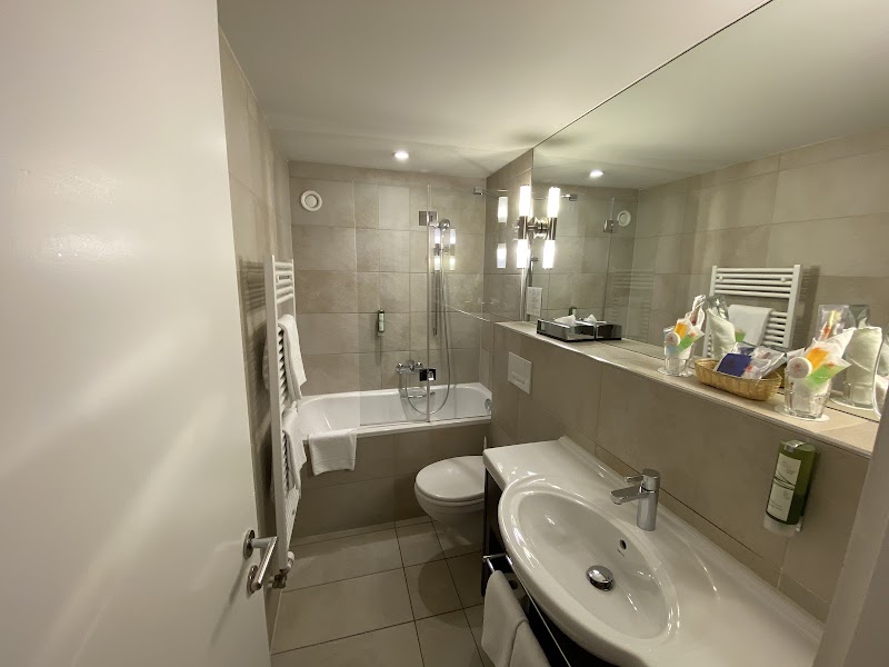 Hotel & Restaurant Krebs with Garden-Terrace - Hotel & Restaurant Krebs with Garden-Terrace Bahnhofstrasse 4, 3800 Interlaken, Switzerland