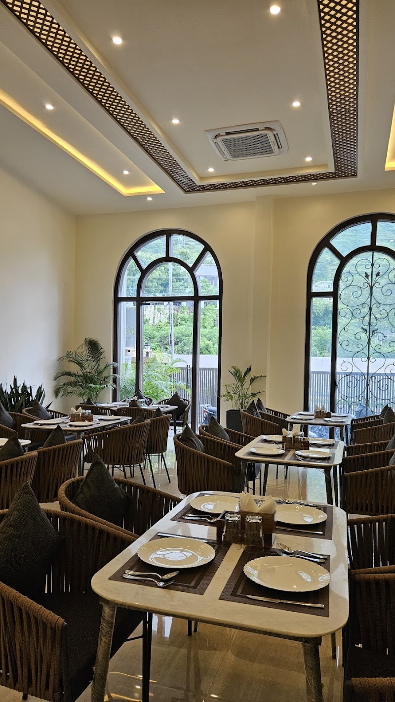 Grandeur Boutique Staycation - Grandeur Boutique Staycation Kesar Pushp, Plot No. 66, Vidhya Marg Road, near neemach mata ropeway, Dewali, Panchwati, Udaipur, Rajasthan 313004, India