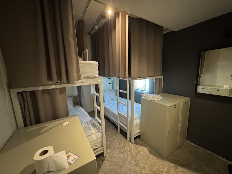 Jam Hostel Bangkok - Jam Hostel Bangkok 9 Thanon Phra Sumen, Khwaeng Chana Songkhram, Khet Phra Nakhon, Krung Thep Maha Nakhon 10200, Thailand