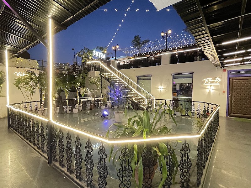 SKYZA Rooftop Lounge - SKYZA Rooftop Lounge Mangalam, Ambition Tower, Agrasen Cir, C Scheme, Ashok Nagar, Jaipur, Rajasthan 302001, India