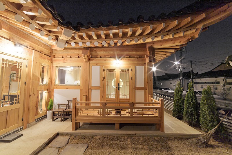 Gyeongju Hanok Korean Traditional Hotel Sosojeong