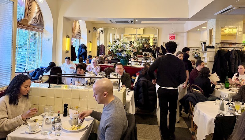Cafe Luxembourg - Cafe Luxembourg 200 W 70th St, New York, NY 10023, USA