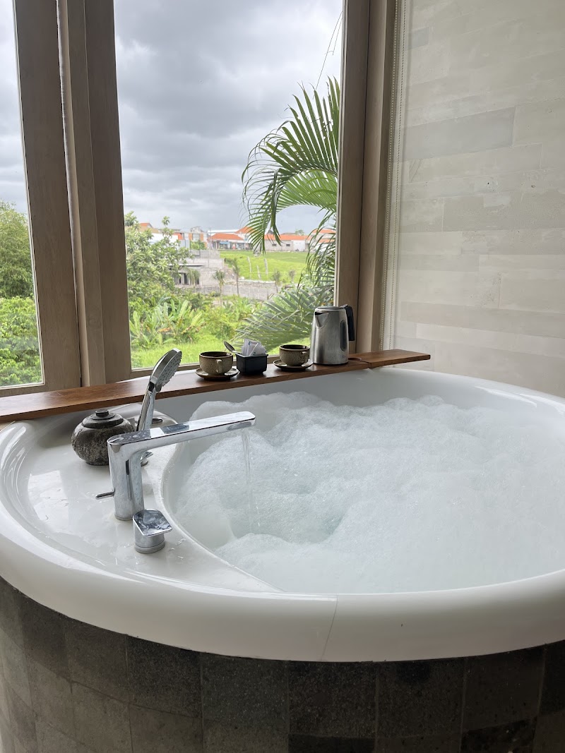 Svaha Spa Padang Linjong by Svaha Wellness - Svaha Spa Padang Linjong by Svaha Wellness Jl. Canggu Padang Linjong No.8A, Canggu, Kec. Kuta Utara, Kabupaten Badung, Bali 80351, Indonesia
