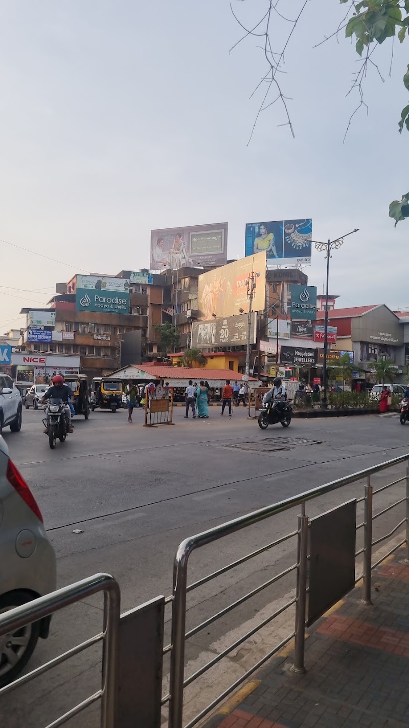 hampankatta - hampankatta, VRCV+V9M, Hampankatta, Mangaluru, Karnataka 575001, India