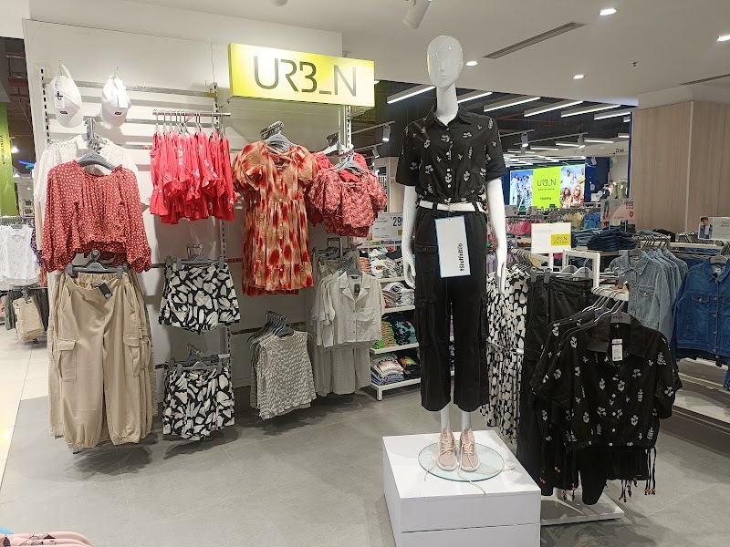 Max - Max Lower GF, Phase 1, Spectrum Mall, Metro Station, Sector 75 Rd, Nr, Sector 50, Noida, Uttar Pradesh 201316, India