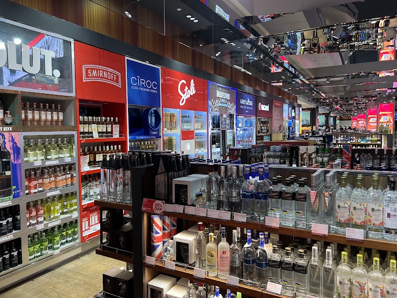 Dubai Duty Free Terminal 3 - Dubai Duty Free Terminal 3 69X6+HM3 Dubai International - Airport Rd - Dubai Int'l Airport - Dubai - United Arab Emirates