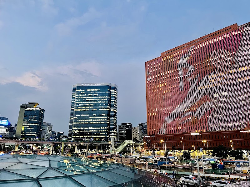 Seoul Station - Seoul Station 405 Hangang-daero, Yongsan District, Seoul, South Korea