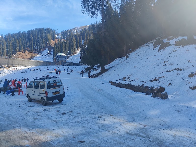 Purohit Travels & Cab services - Manali - Purohit Travels & Cab services - Manali, Lalit Sharma Bhajogi near Hadimba road, Distt, Siyal, Manali, Himachal Pradesh 175131, India
